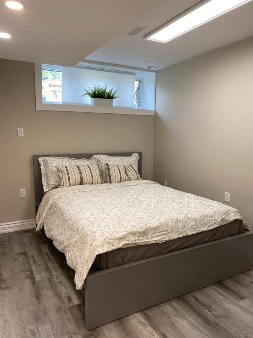 Entire Basement With 3 Bedrooms Niagara Falls Exterior foto